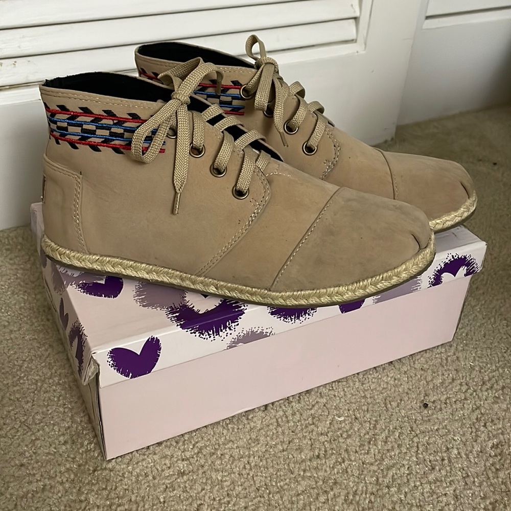 Annie Pinky booties